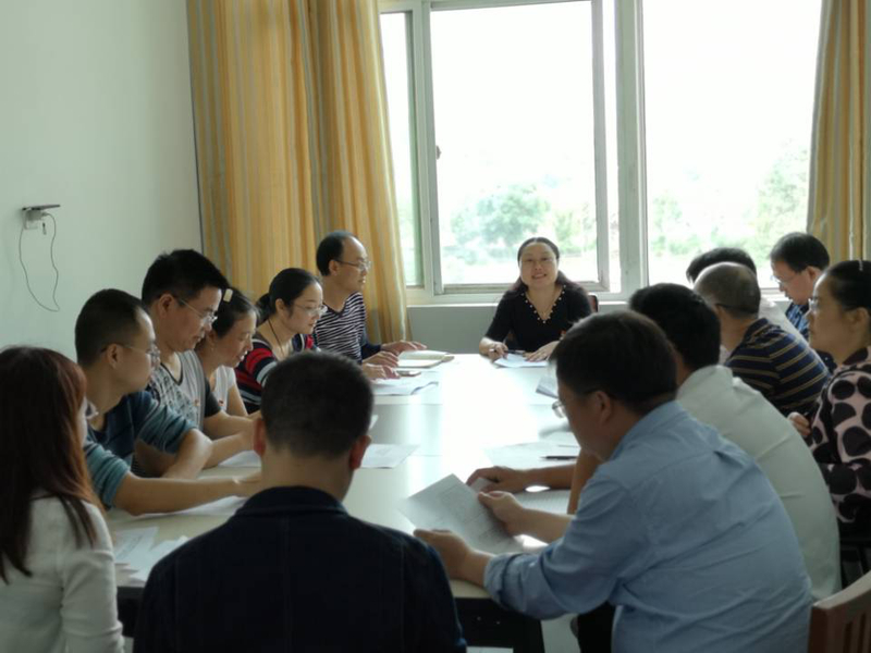学院党委委员向敏部长上党课.jpg